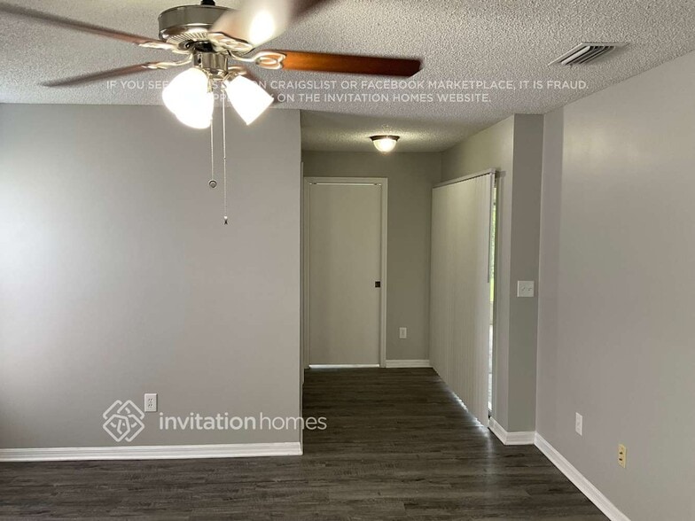 Building Photo - 826 Walsingham Way