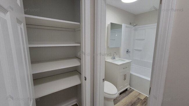 Building Photo - 208 Columbus St