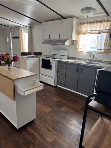 Building Photo - 3520 Gerry Dr