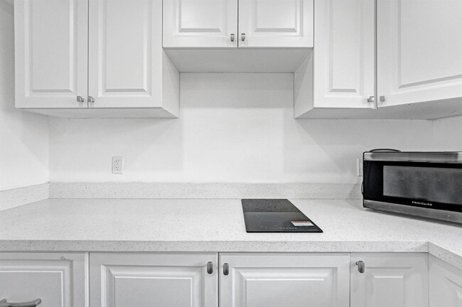 Building Photo - $1,995 435 NW 82ns Terrace Ter #2