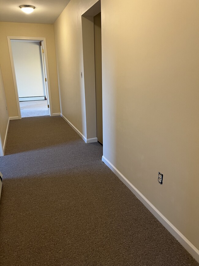 Building Photo - 9 Apple Blossom Ln