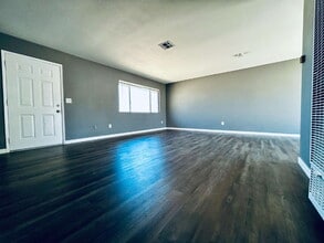 Building Photo - Two bedroom Home in South Joshua Tree