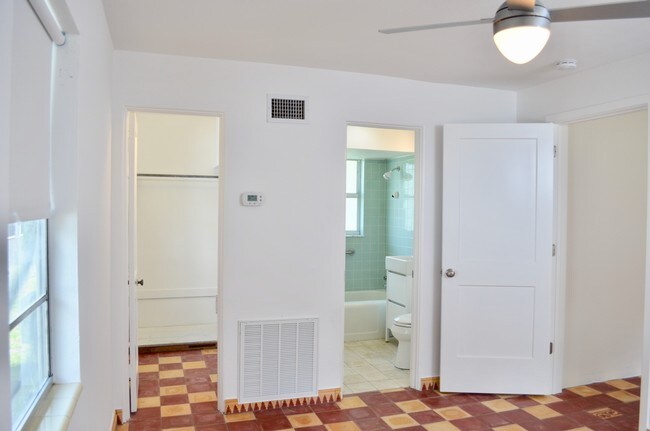 Building Photo - 1274 36th St