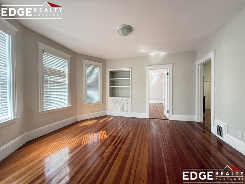 Building Photo - 39 Foster St