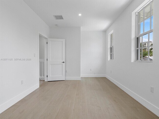Building Photo - 112 Florida Ave