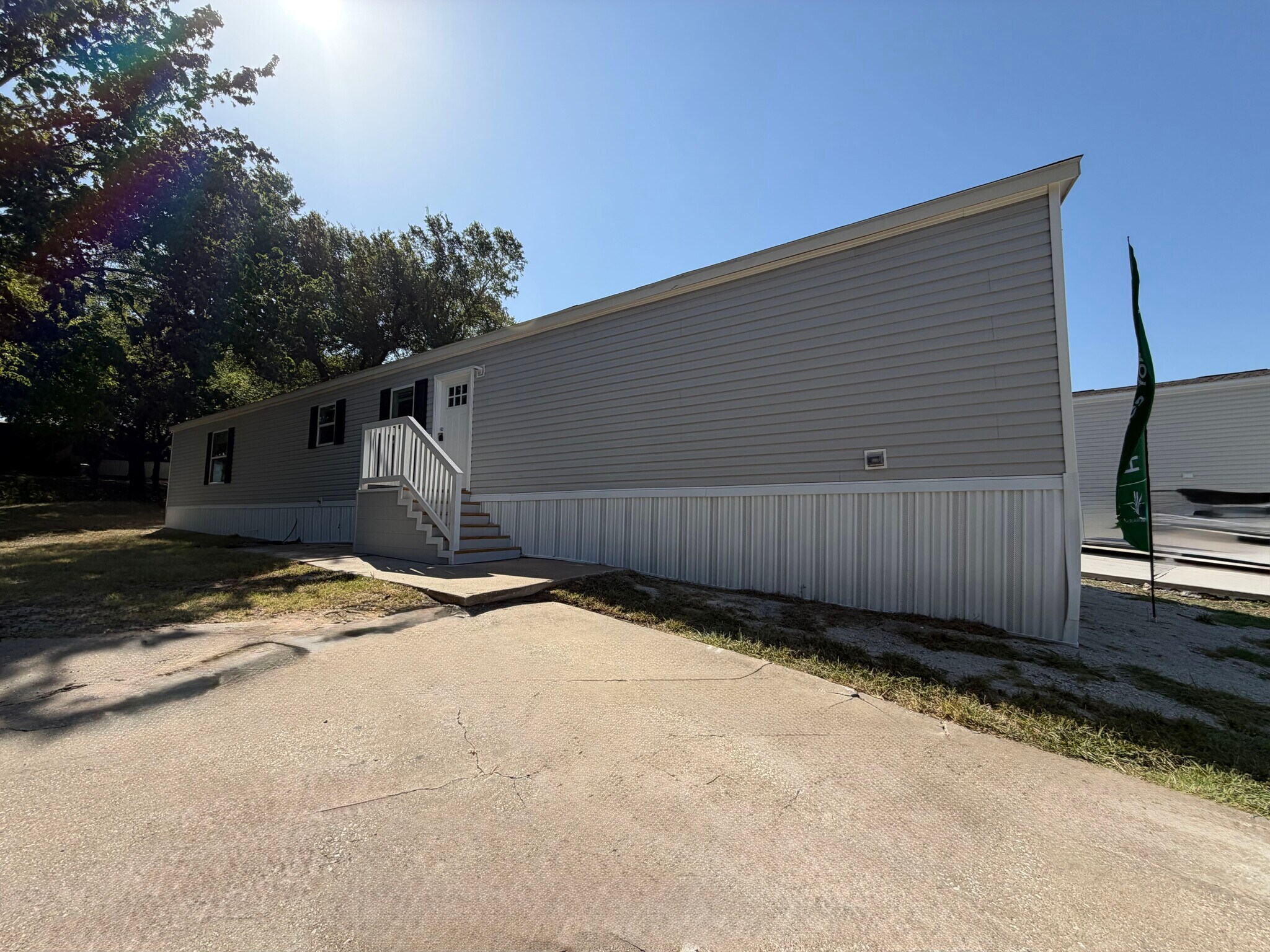 Building Photo - 709 N Collins Fwy