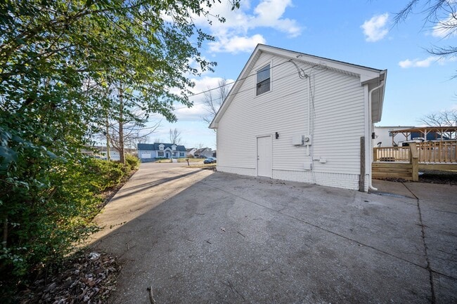 Building Photo - 3 Bedroom 2 Full Bath Home For Rent near Post!