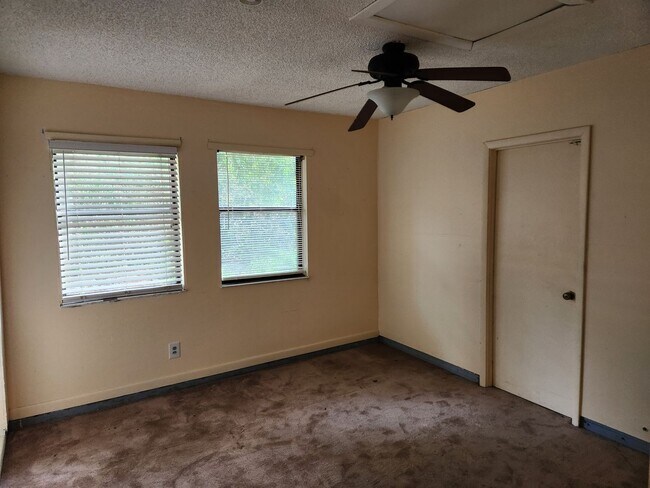 Building Photo - Port St. Lucie Pool Home for rent