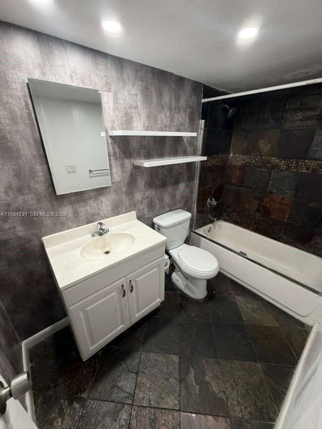 Building Photo - 1465 NE 123rd St