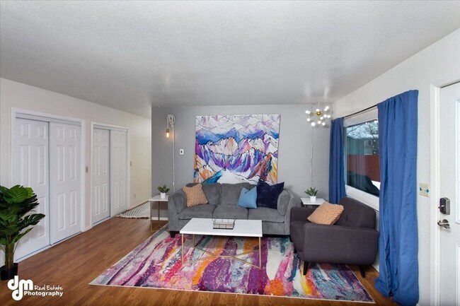Building Photo - 76th Ave Duplex
