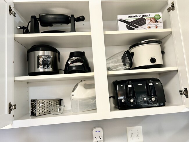 Building Photo - 5057 Blackburn St