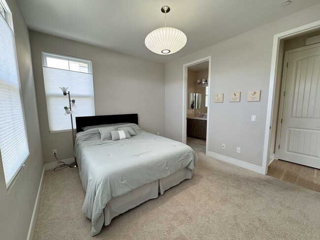 Building Photo - Solterra at Pacific Highlands Exceptional Residence & Schools