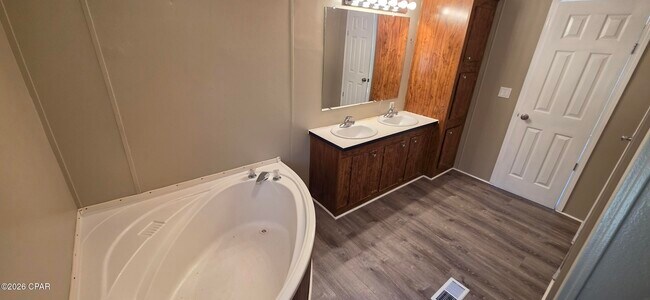 Building Photo - 2726 Canal Ave