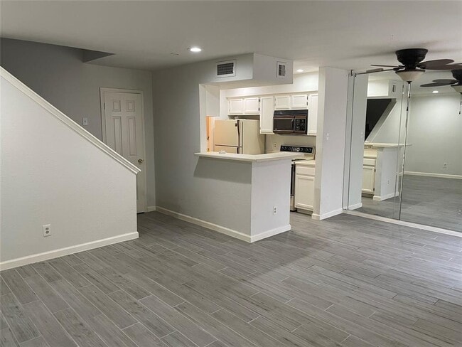 Building Photo - 14600 Fonmeadow Dr