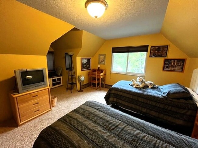 Building Photo - 1334 Straight Creek Dr