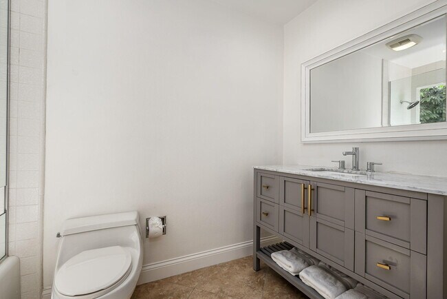Building Photo - 44837 Oro Grande Cir