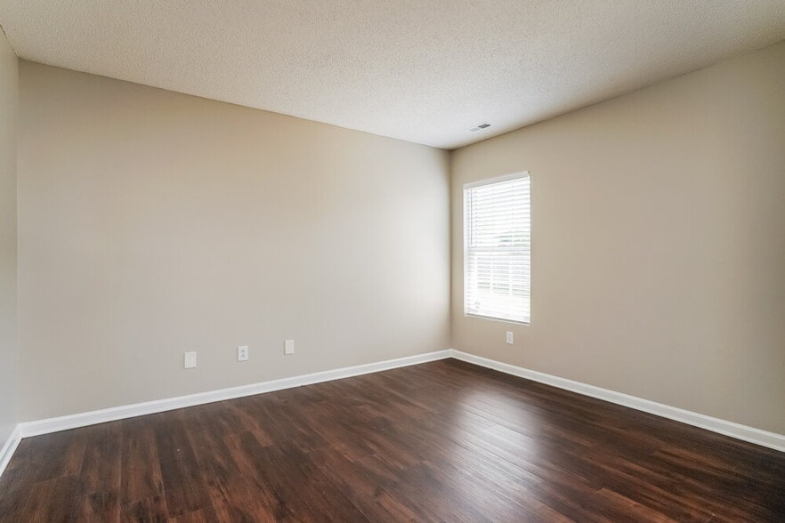 Building Photo - 1101 Tellis Dr