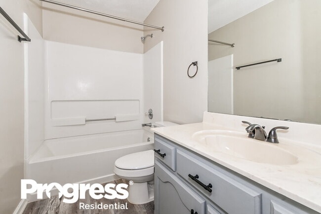 Building Photo - 7792 Sarah Ann Dr S