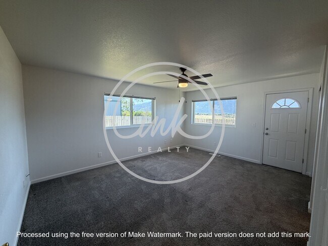 Building Photo - 2 Bedroom Duplex with amazing views in Gardnerville Ranchos