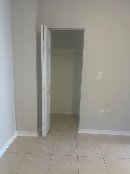 Building Photo - 17106 SW 138th Ct