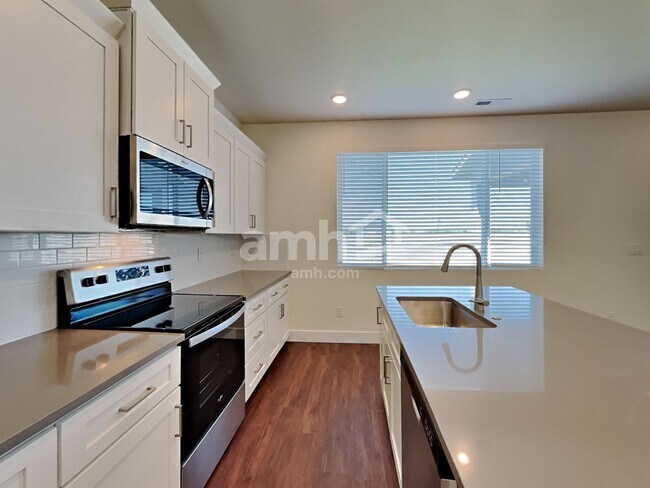 Building Photo - 1421 Alderleaf Ave