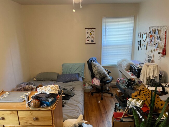Building Photo - Cozy 1BR Normaltown Home