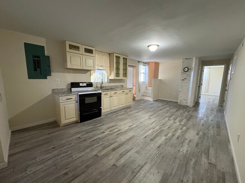 Building Photo - 508 Fisher Ave