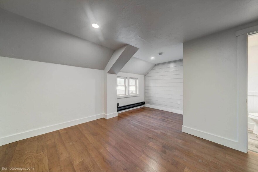 Building Photo - 424 4th St