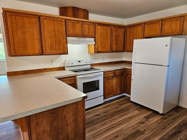 Building Photo - 3Bd/2Ba Single Story Home-For viewing!