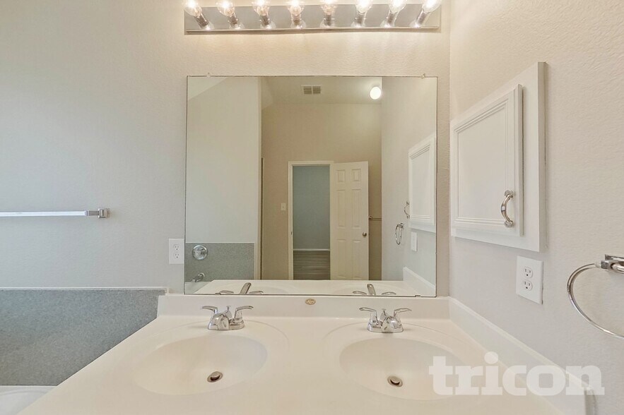 Building Photo - 5445 Trout Creek Ct