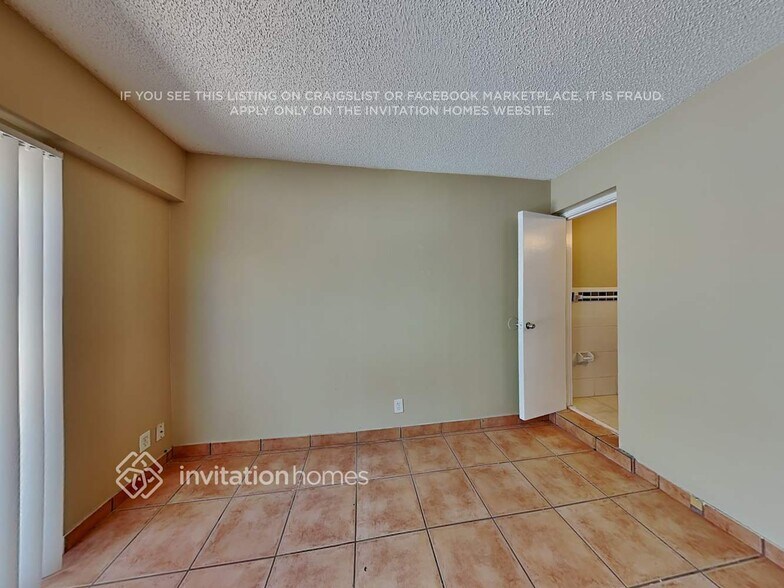 Building Photo - 208 NW 80th Ave