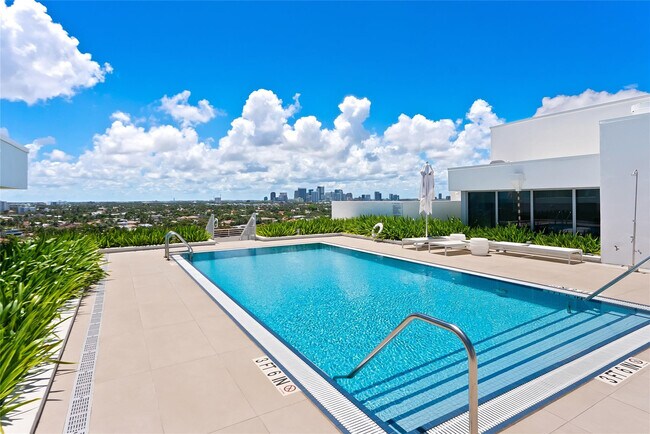 Building Photo - 435 Bayshore Dr