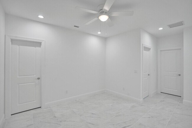 Building Photo - Gorgeous Brand New 3 Bedroom 2 Bath (2-story) Townhouse in Deerfield Beach
