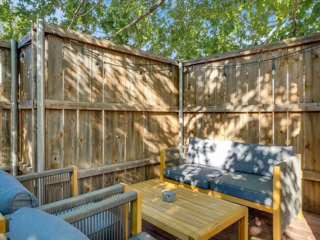 Building Photo - 4215 Voss Hills Pl