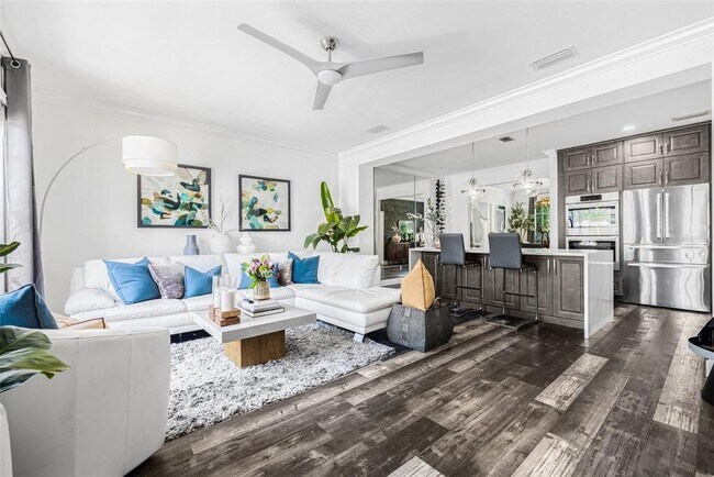 Building Photo - 313 Inner Harbour Cir