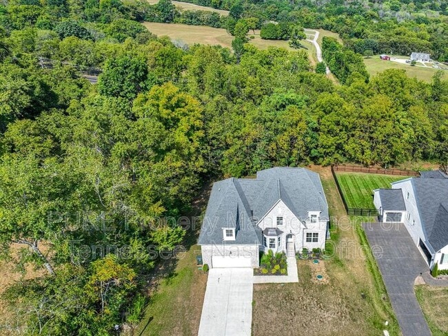 Building Photo - 631 Silva Ln