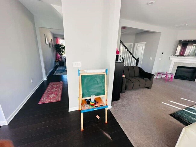 Building Photo - 8035 Stiner Grv