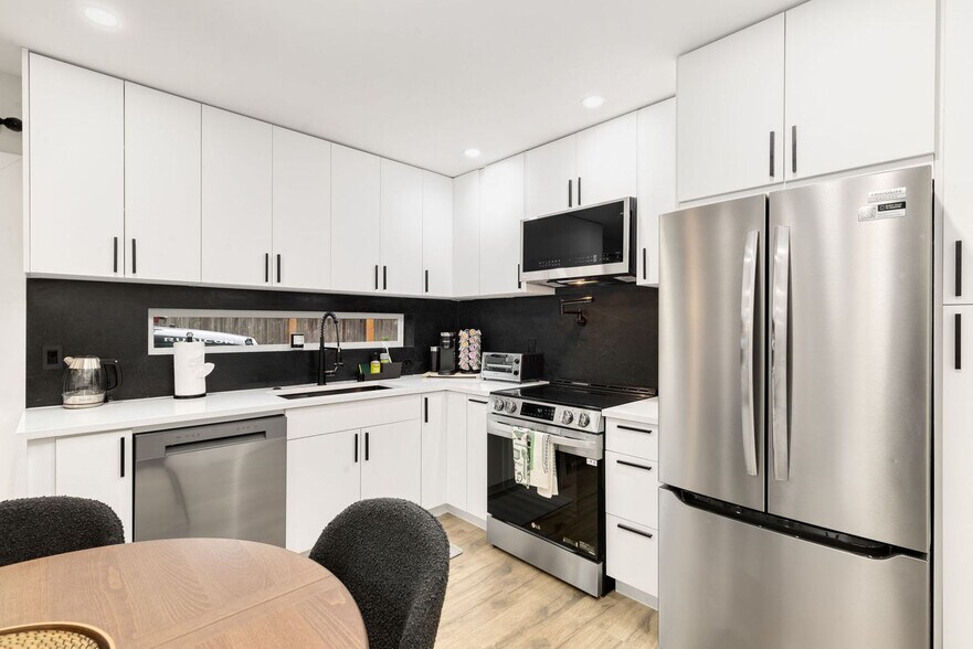 Building Photo - 7549 32nd Ave NW