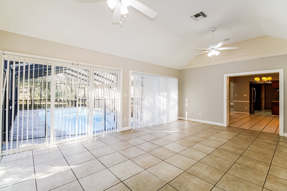 Building Photo - 15640 Little Ranch Rd