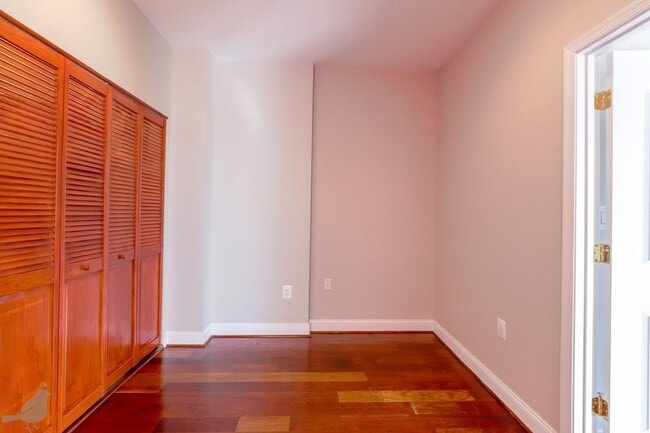 Building Photo - 3573 Warder St NW