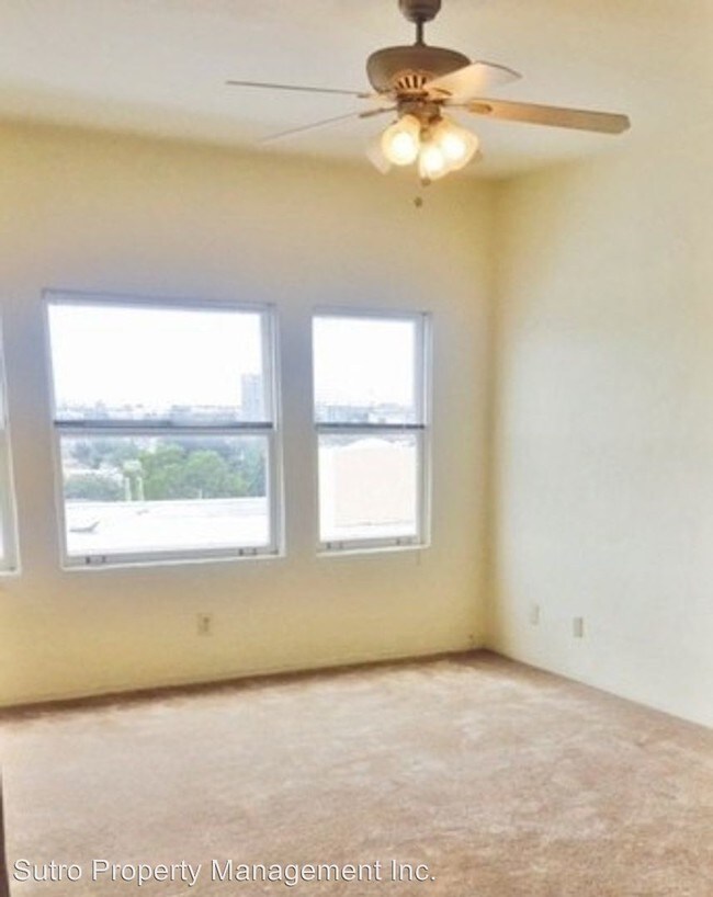 Building Photo - 611 E 20th St