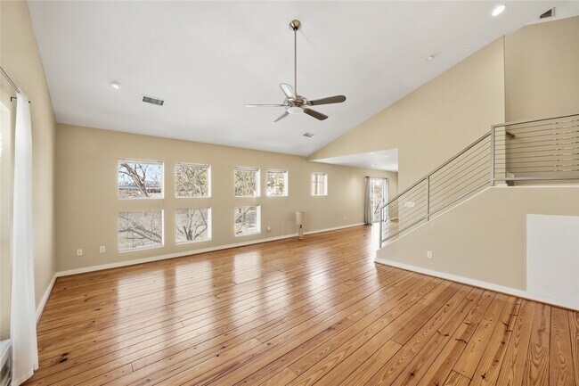 Building Photo - 1302 Rosalie St