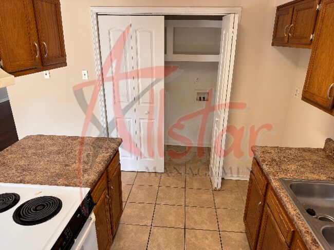 Building Photo - 6270 Shady Glen Cove