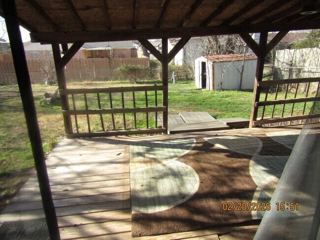 Building Photo - Great Home located close to Eisenhower Schools