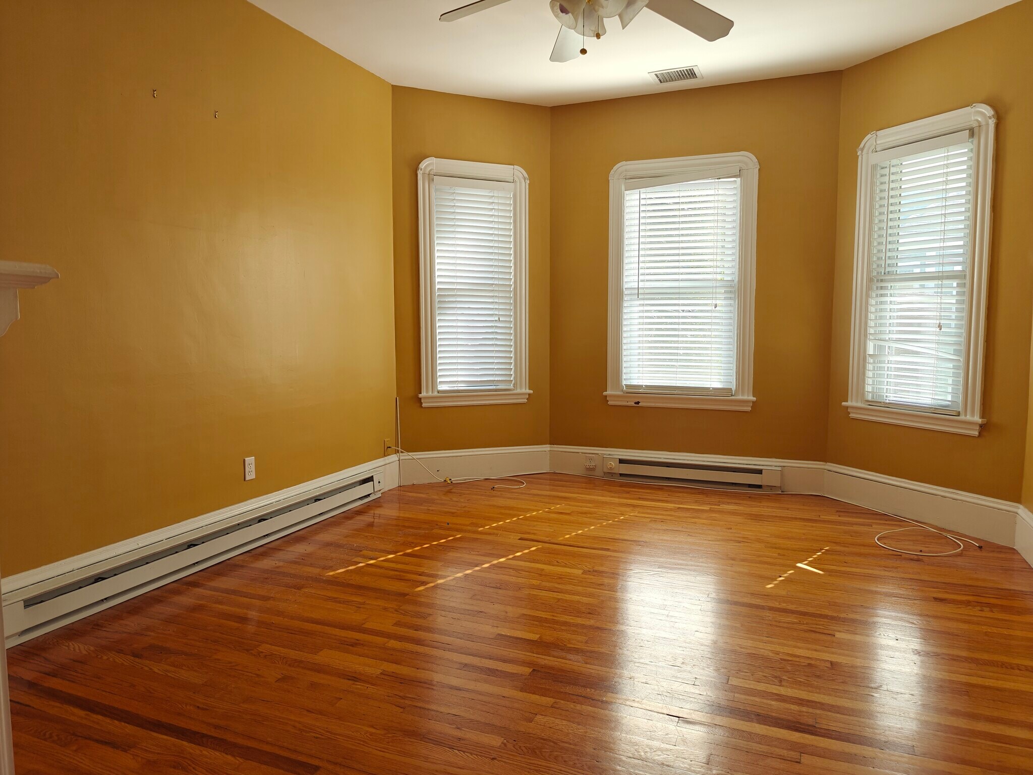 Living Room - 33 Hawthorne St