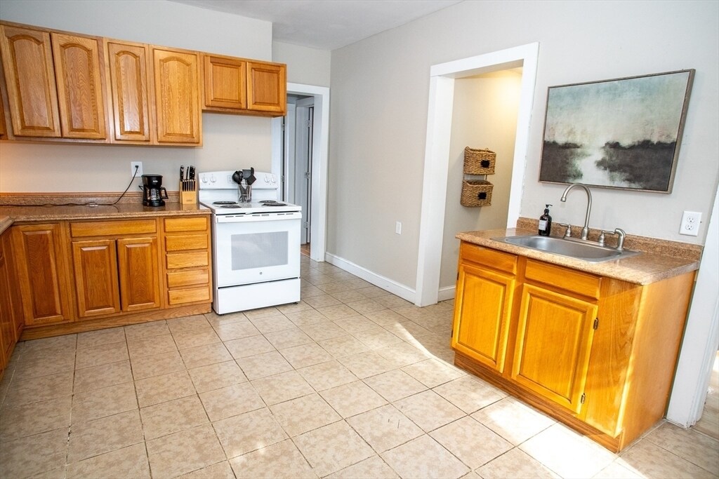 Building Photo - 73 Green Hill Pky