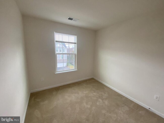 Building Photo - 118 Fritillary Ct