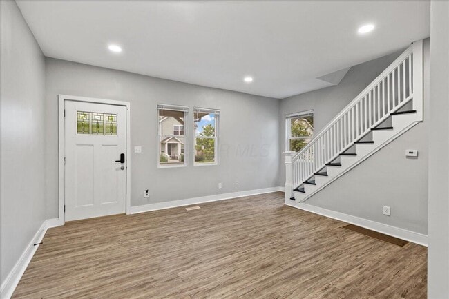 Building Photo - 695 Miller Ave