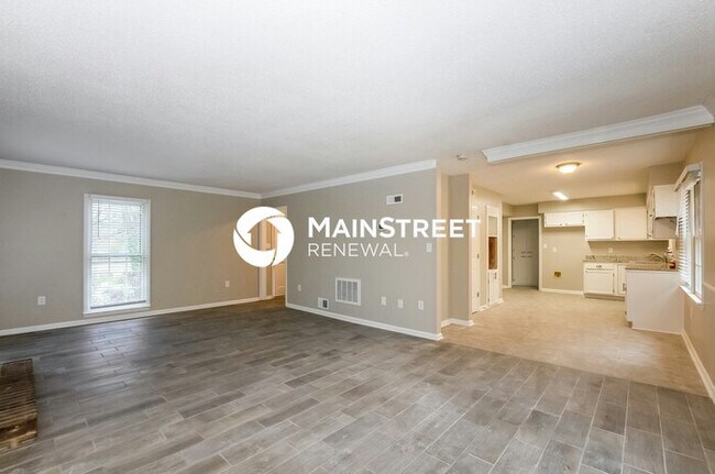 Building Photo - 3 Bedroom Pet-Friendly Home in Charlotte, NC with Main Street Renewal
