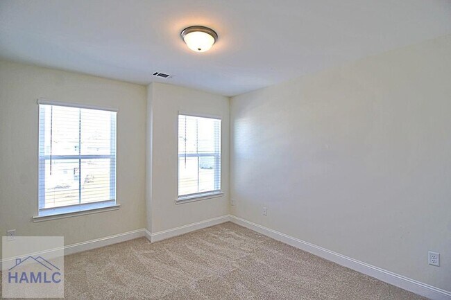 Building Photo - 151 Buckingham Dr